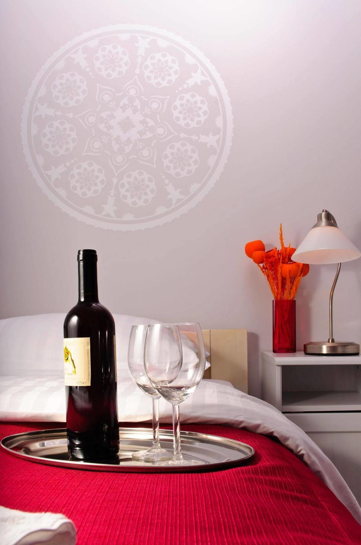 Cilantro Bed & Breakfast Wroclaw Ngoại thất bức ảnh