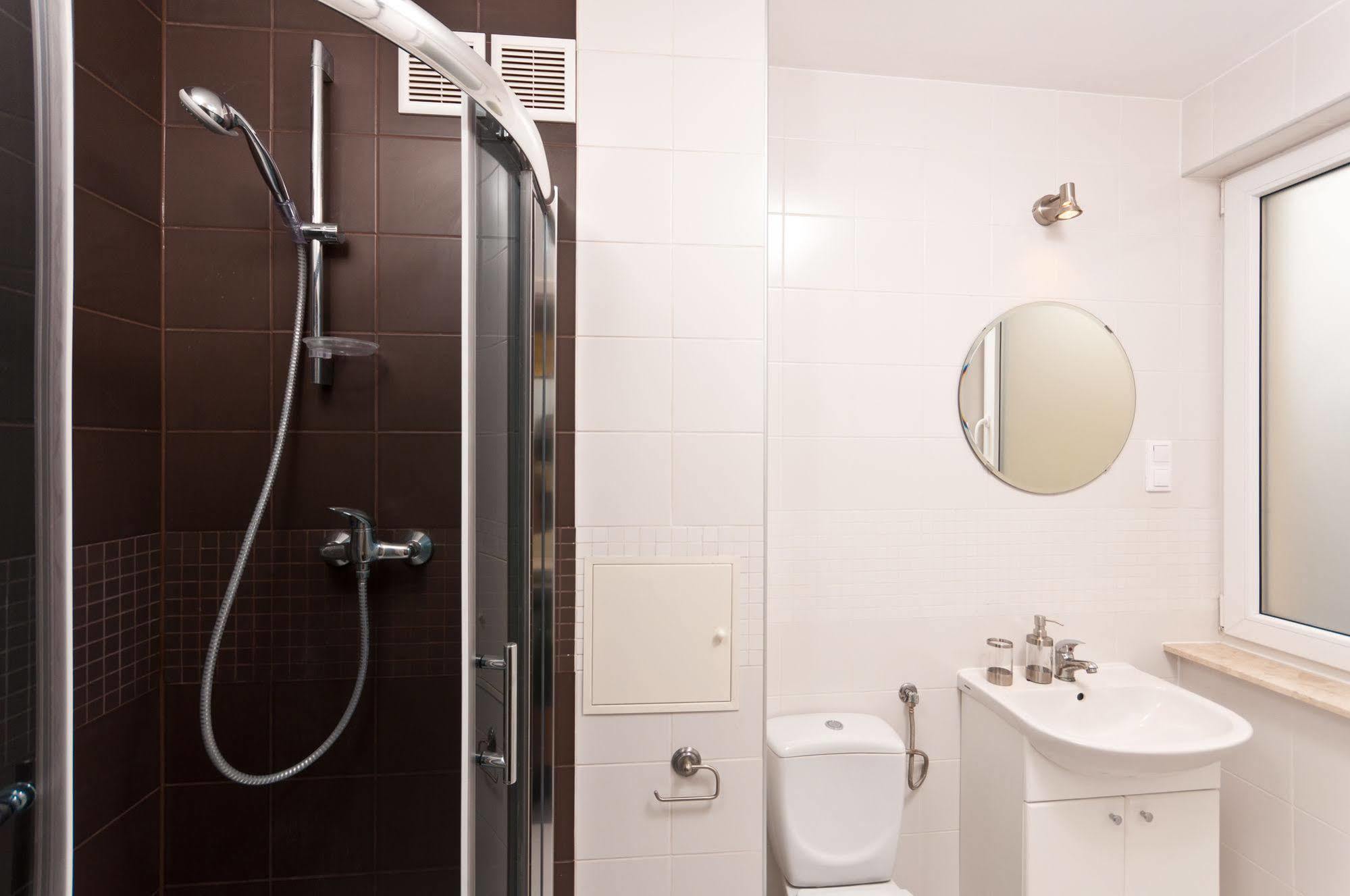 Cilantro Bed & Breakfast Wroclaw Ngoại thất bức ảnh